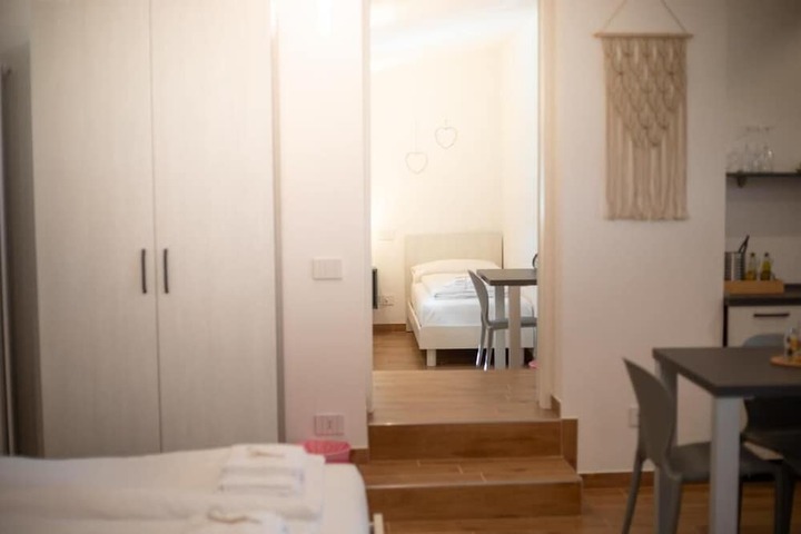 Room 6 of 48