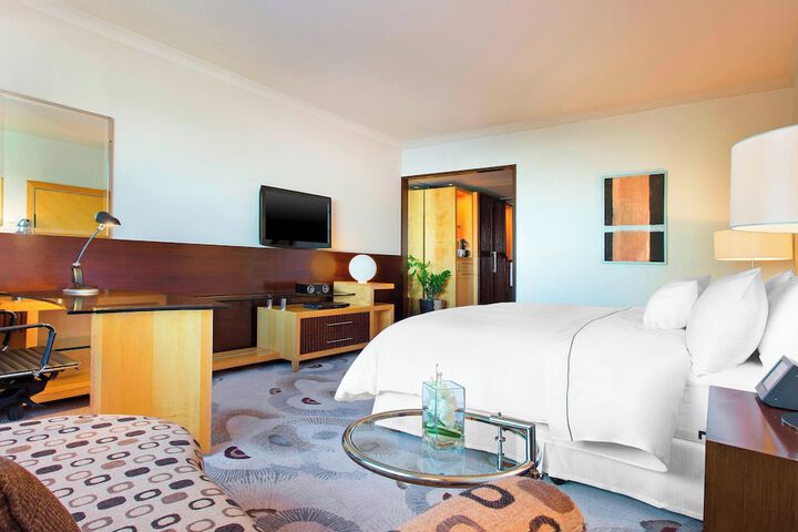 Room 26 of 177