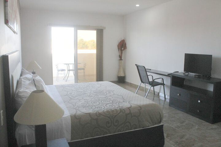 Room 25 of 42