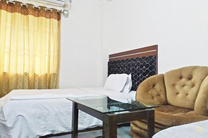 Room 32 of 74