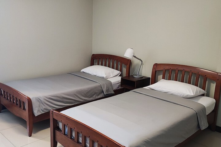 Room 5 of 14