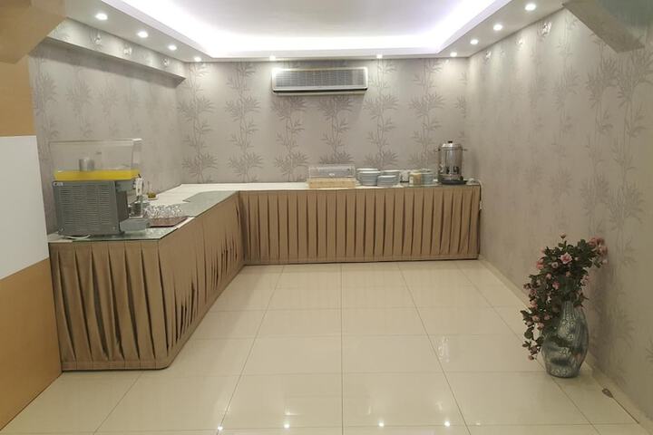Room 33 of 72