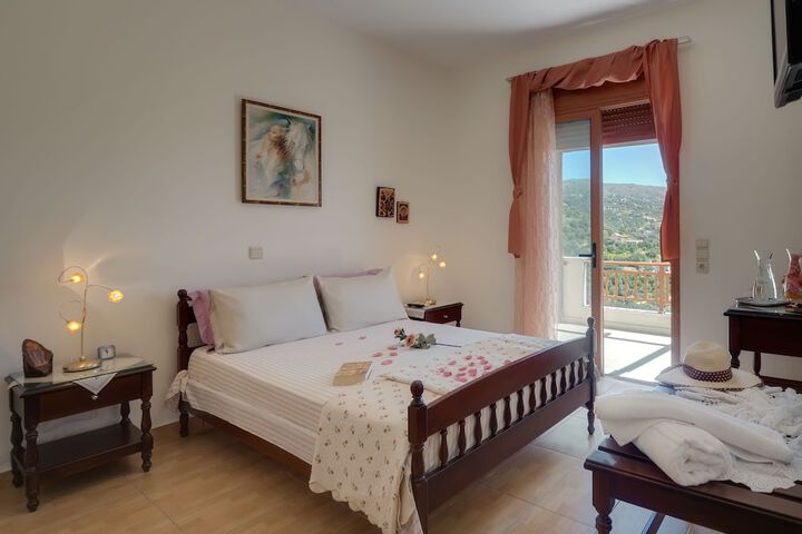 Room 2 of 40