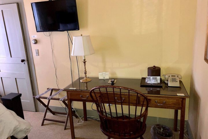 Room 6 of 43
