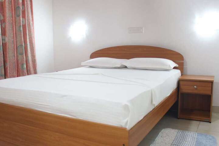 Room 2 of 84
