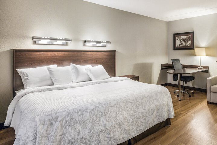 Premium King Bed (11 of 25)