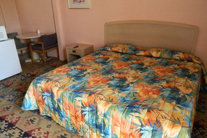 Room 4 of 13