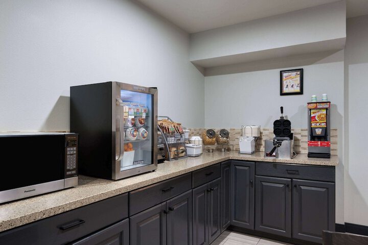 Breakfast/Coffee Service 29 of 32