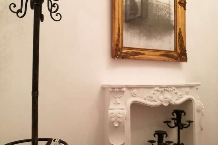 Room 25 of 53