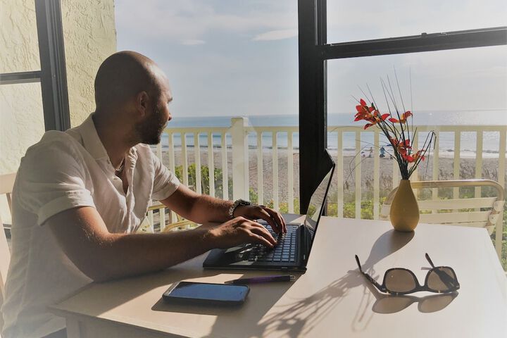 Business Center 42 of 77