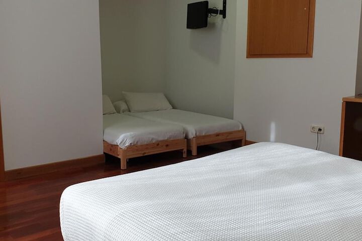 Room 12 of 34