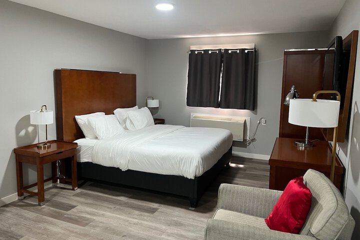 Room 8 of 10