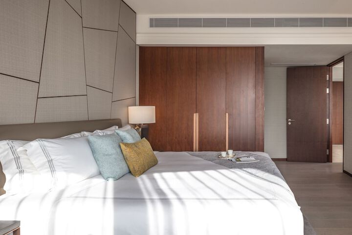 Room 9 of 75