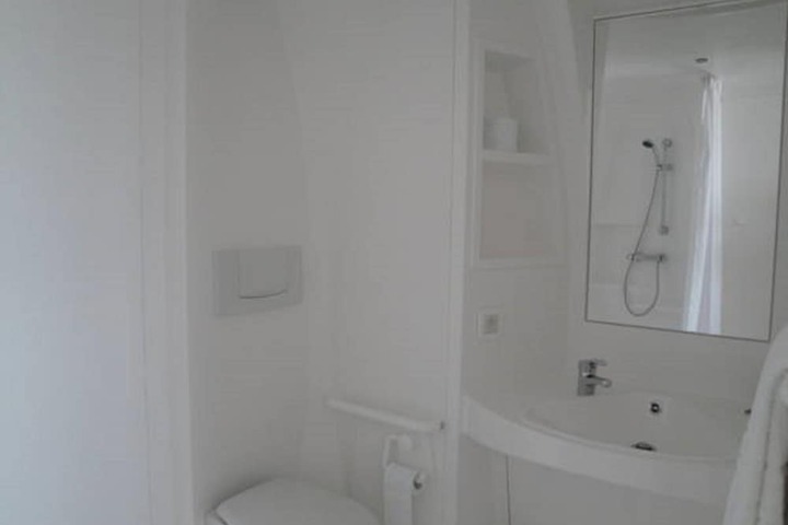 Room 19 of 28