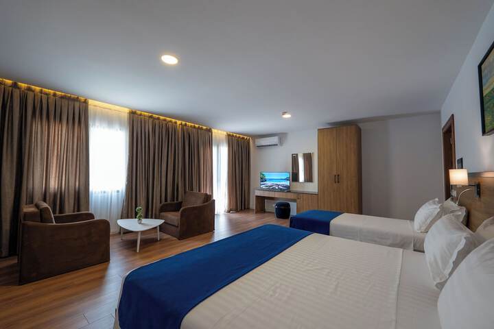 Room 9 of 75