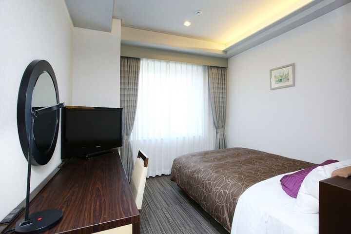 Room 6 of 43