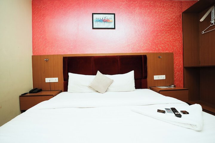 Room 11 of 24