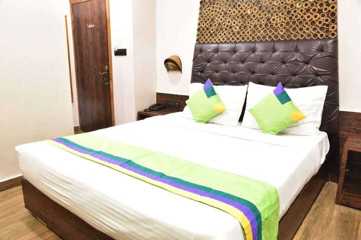 Room 10 of 20