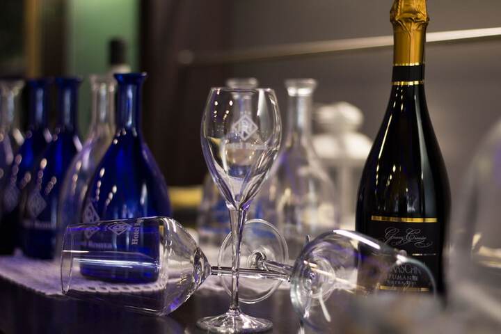 Dining 27 of 53