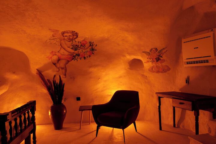 Room 15 of 63