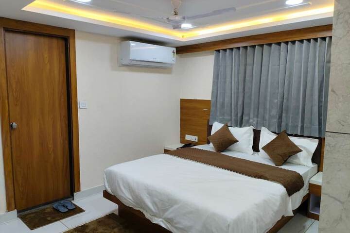 Room 13 of 29