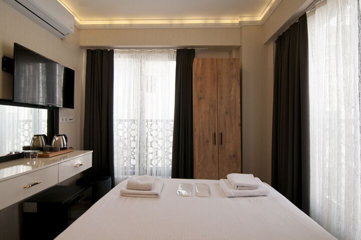 Room 8 of 29
