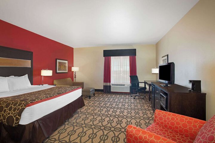 Room 21 of 38
