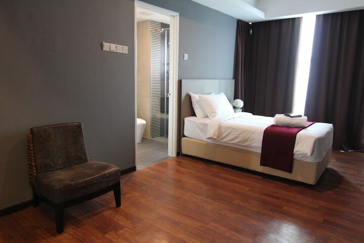 Room 15 of 68
