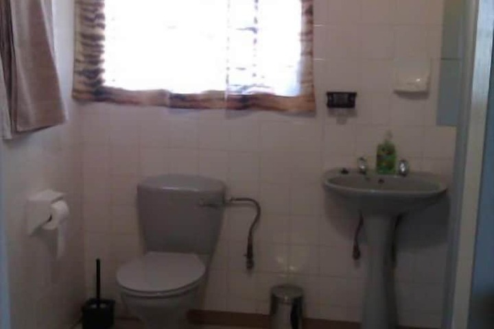 Room 10 of 28
