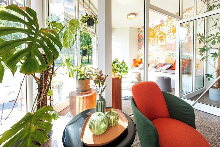 Guest Lobby