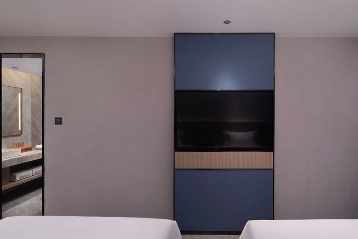 Room 3 of 31