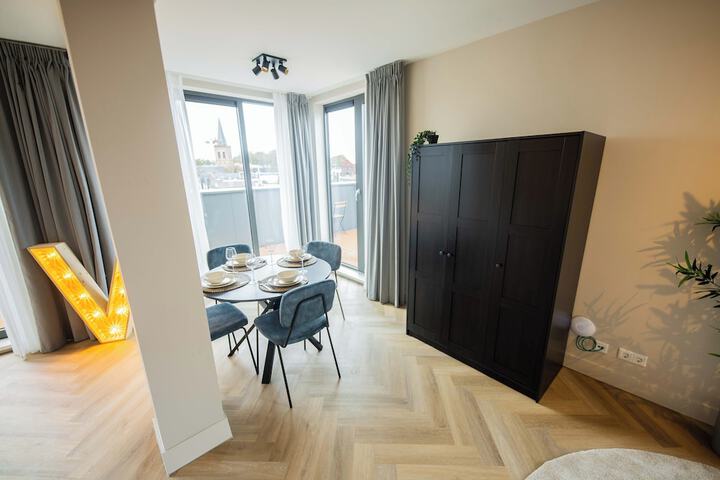 Room 52 of 215
