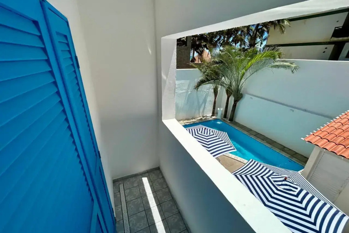 Pool 16 of 21