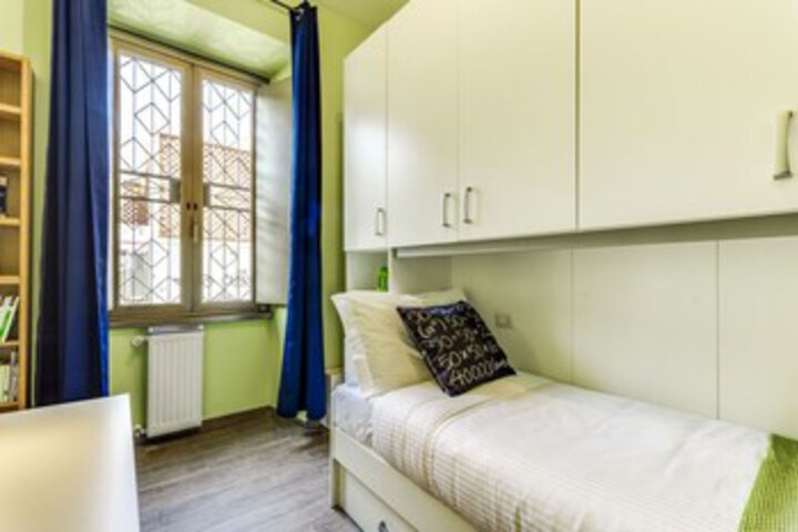 Room 16 of 26