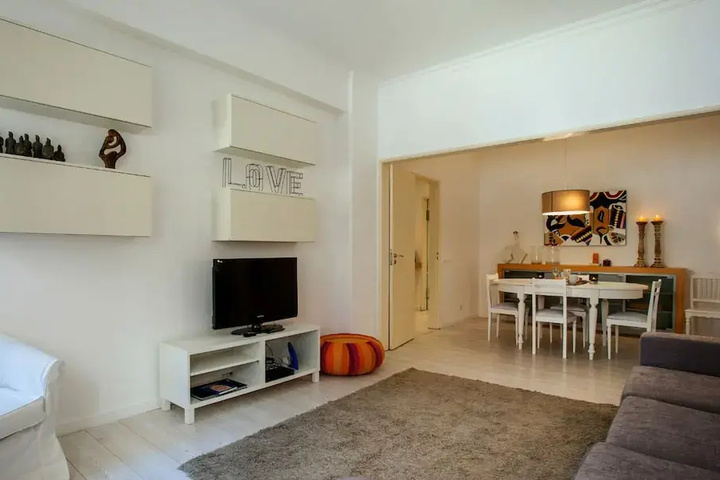 Room 3 of 12