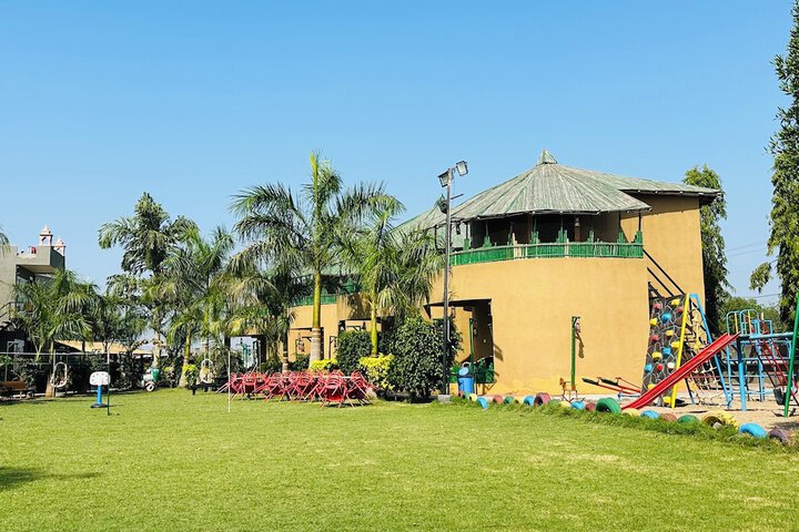 Hotel Exterior 69 of 70