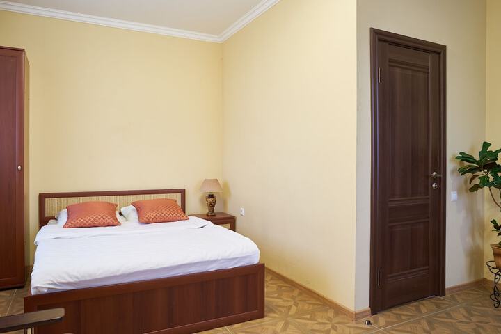 Room 15 of 17