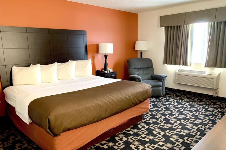 1 King Bed (15 of 21)