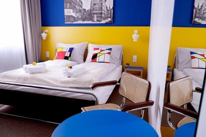 Room 13 of 20