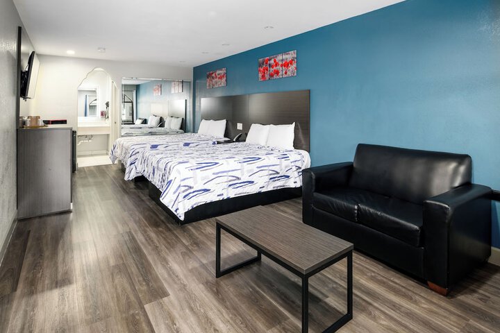 Room 13 of 51