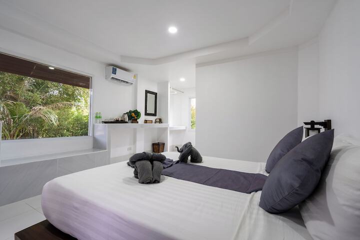 Room 6 of 30