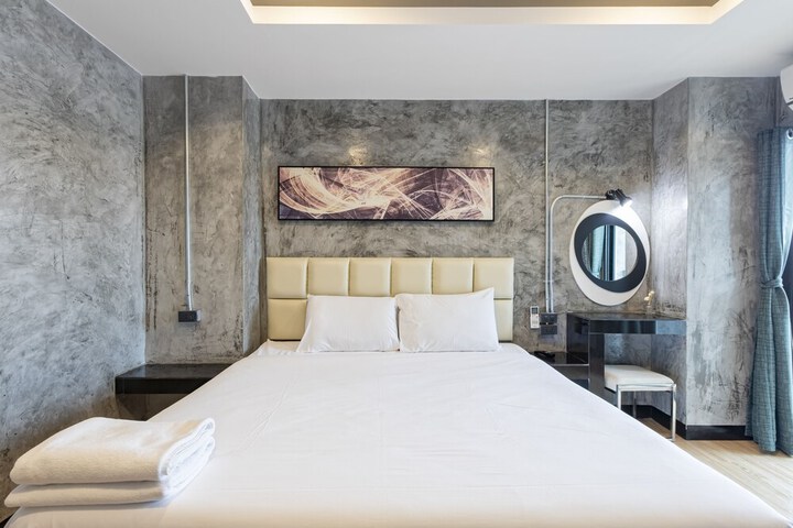Room 7 of 39