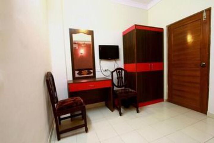 Room 12 of 15