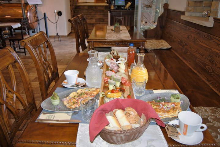 Breakfast/Coffee Service 62 of 90
