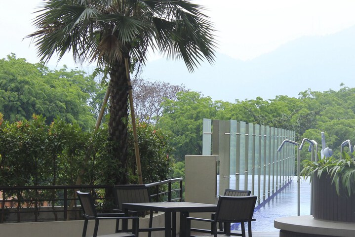 Terrace/Patio 35 of 36