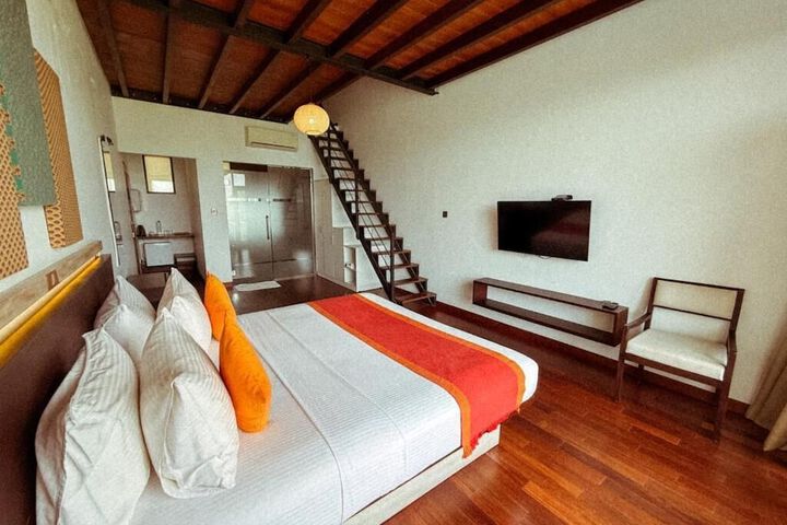 Room 8 of 27