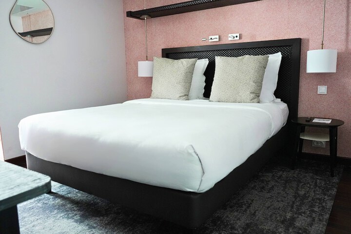Room 28 of 109
