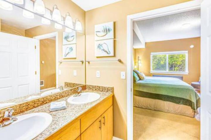 Outlook Condos at Oyhut Bay in Ocean Shores, WA