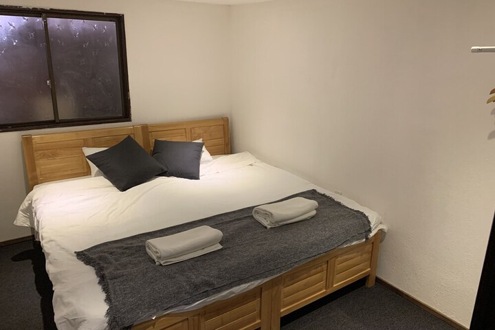 Room 8 of 48