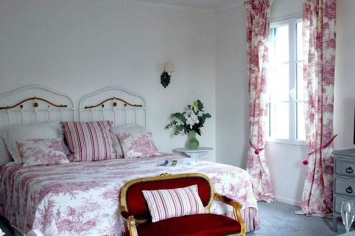 Room 2 of 35